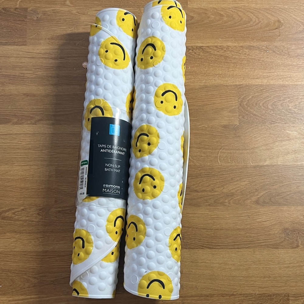 Simons Maison White Bath Mat with Yellow Smiley Faces